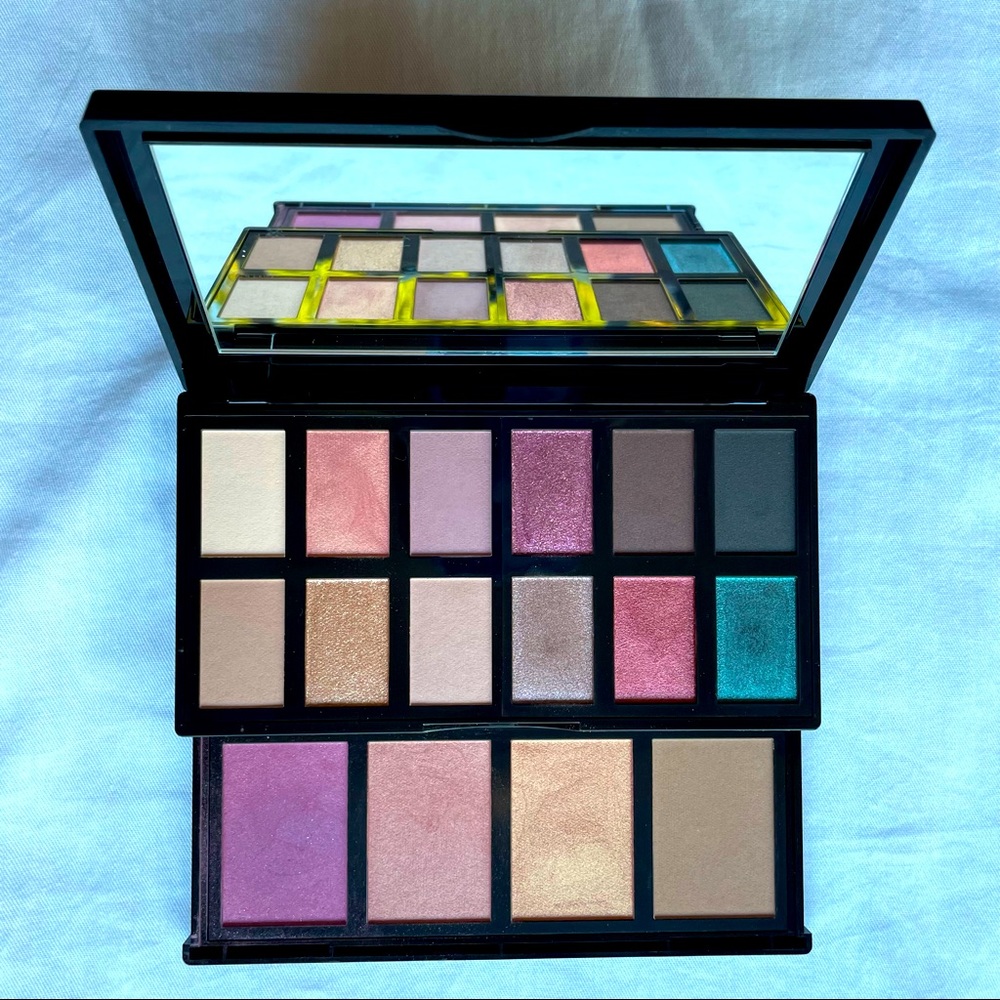 Lancôme A Parisian Wanderlust Eye and Face Palette